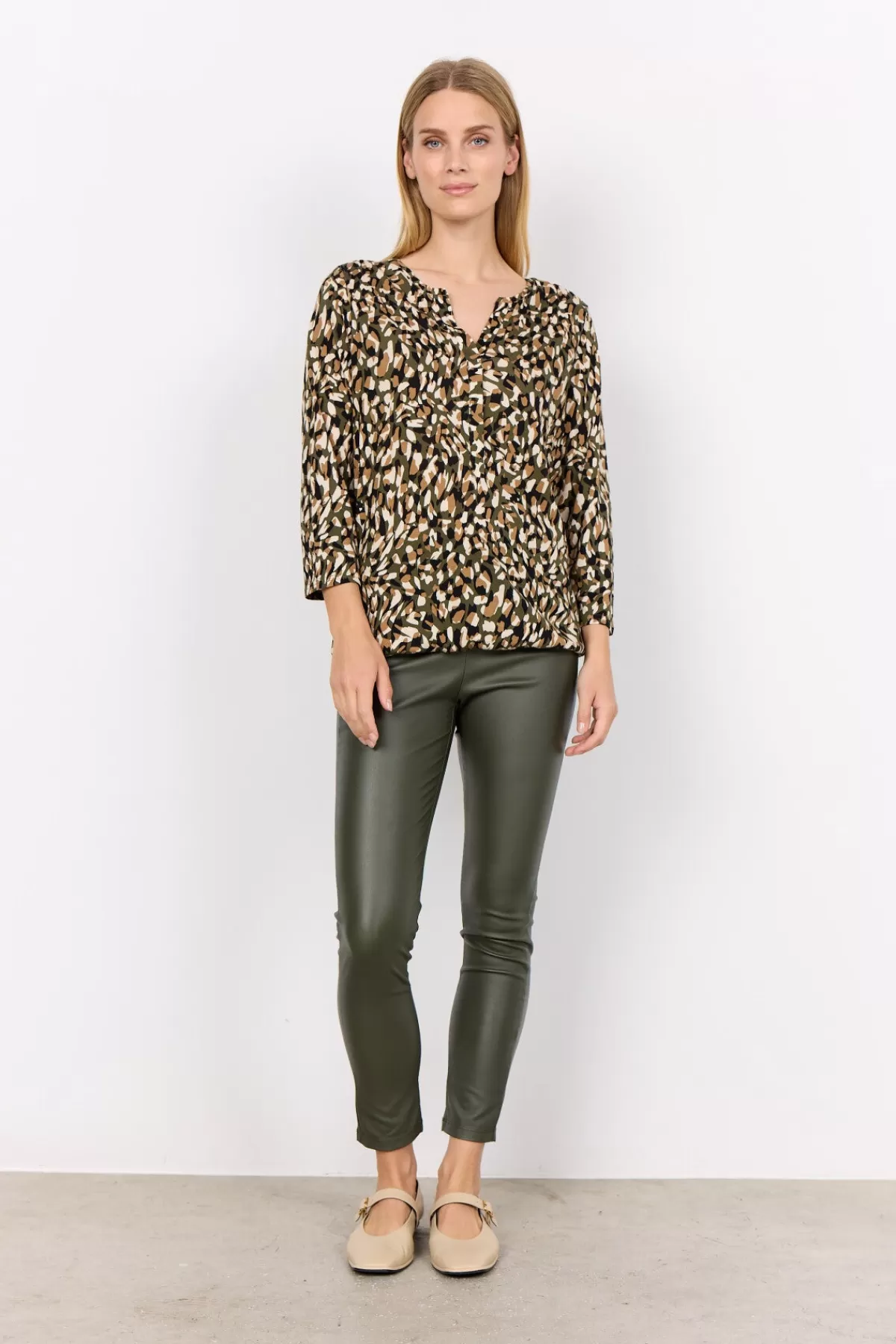 Soyaconcept T-Shirts And Tops-SC-FELICITY AOP 474 T-shirt Olive