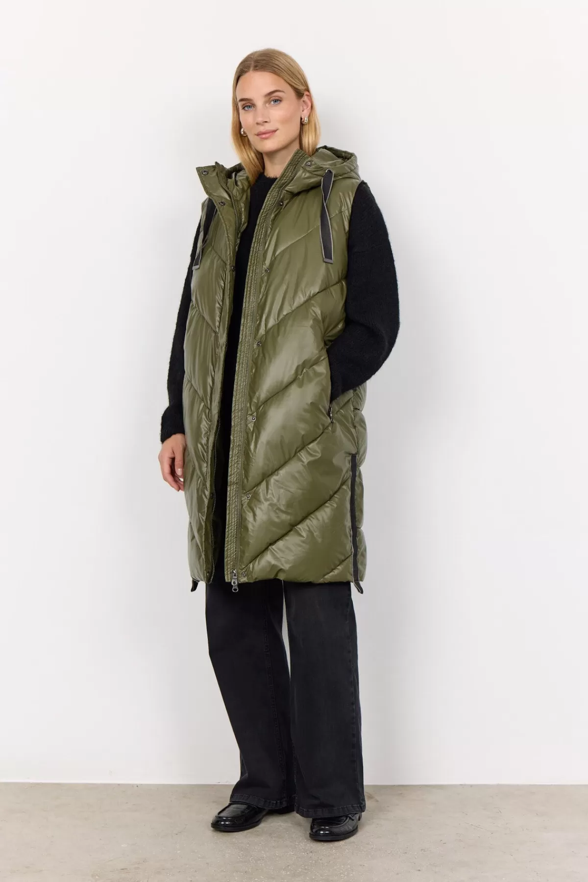 Soyaconcept Outerwear-SC-FRESIA 1 Waistcoat Olive