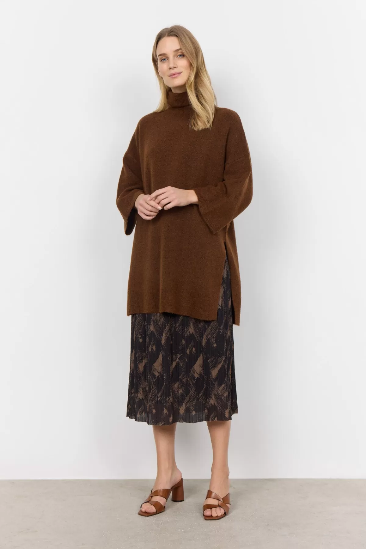 Soyaconcept Knitwear-SC-NESSIE 52 Pullover Brown